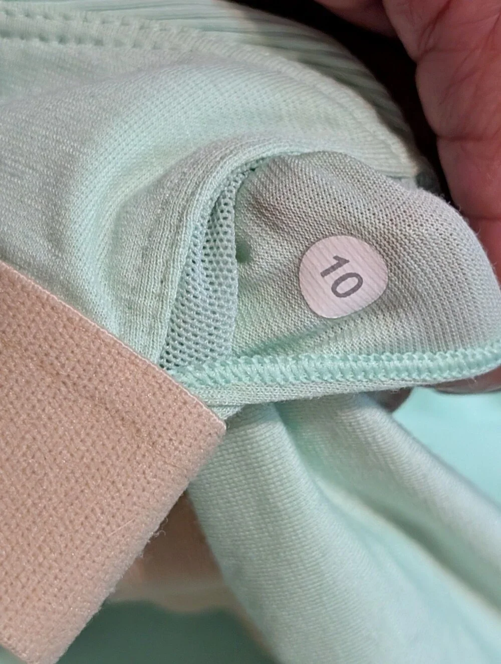 LULULEMON Women’s Mint Built-In Bra Tank Size 10